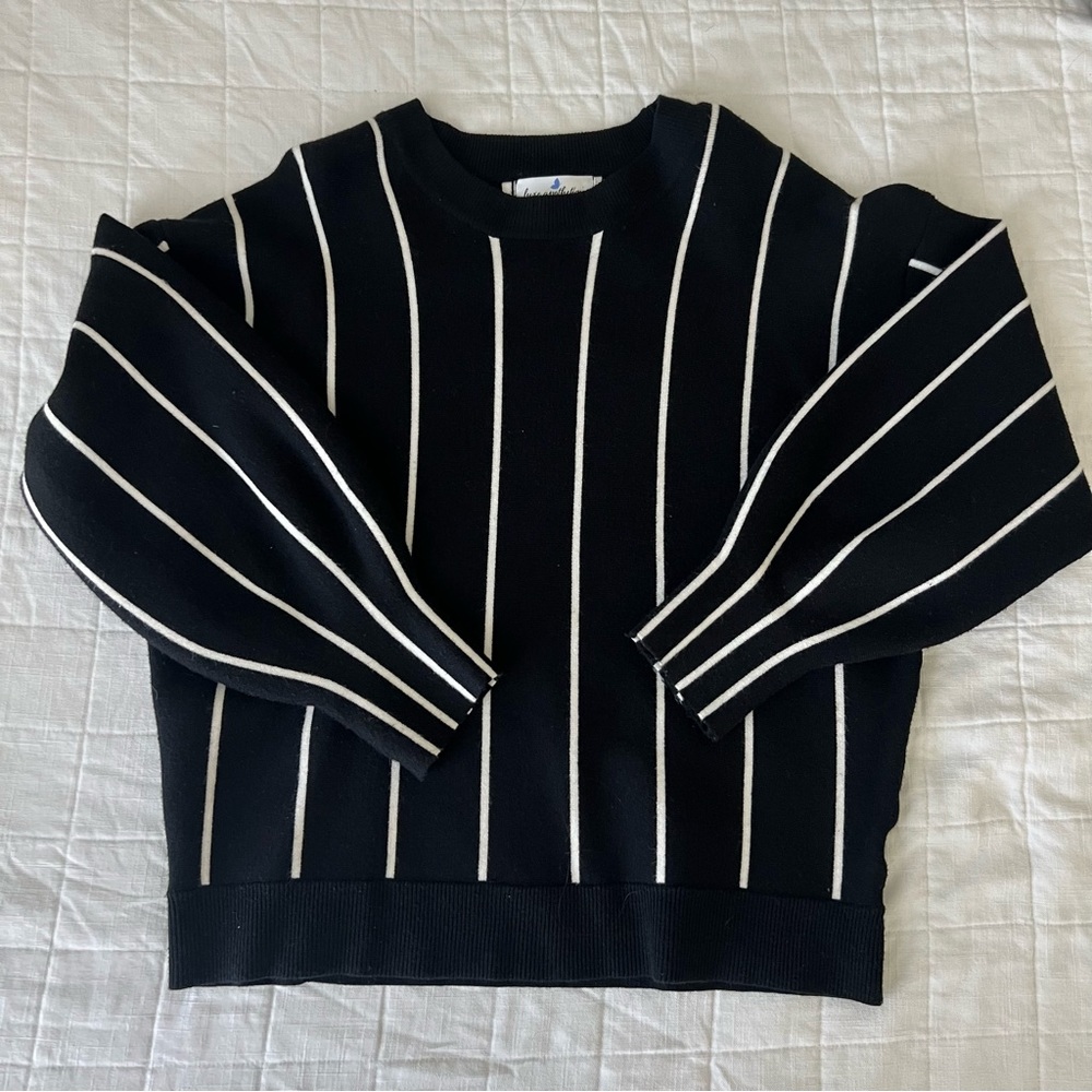 NWT Luxe Apothetique black sweater with white stripes